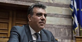 M. Kόνσολας: Καταργείται το τέλος επιτηδεύματος, μειώνεται η προκαταβολή φόρου, μέτρα στήριξης για την κοινωνία