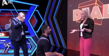  «Deal»: Άνδρας μπήκε στο πλατό και έκανε πρόταση γάμου στην αγαπημένη του