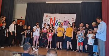 ΤΑ... ΕΣΠΑΣΑΝ ΟΙ ΜΑΘΗΤΕΣ  ΤΟΥ ΕΙΔΙΚΟΥ ΔΗΜΟΤΙΚΟΥ ΣΧΟΛΕΙΟΥ ΚΩ ΜΕ ΡΕΜΠΕΤΙΚΑ, ΡΟΚ, ΝΤΙΣΚΟ, ΡΕΓΚΕ & ΧΙΠ ΧΟΠ