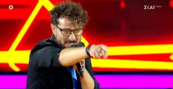 Ο 29χρονος Καλύμνιος Άγγελος Στάντζος ξεσήκωσε το “The Voice” με τη “Σέξι Θεία Λόλα”