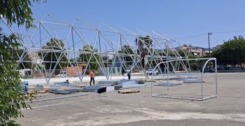 Με εντατικούς ρυθμούς οι εργασίες για τον θόλο μπάσκετ στο 4ο Δημοτικό Σχολείο Κω