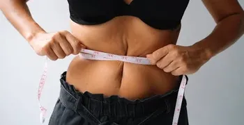 Διαλειμματική νηστεία: Τι είναι το "κενό" των 12 ωρών και η απλή συνήθεια που μπορεί να βοηθήσει την καρδιά