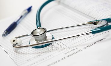 Με δεσμεύσεις για προσλήψεις στο ΕΣΥ η κυβέρνηση το 2026 – Πόσοι έρχονται και πόσοι αποχώρησαν  