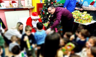 Δώρα και χαμόγελα από τον Άγιο Βασίλη στα παιδιά των στελεχών της ΕΛ.ΑΣ. στην Κω