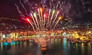 Η Κάλυμνος τίμησε τη Ναυμαχία του Γέροντα με μια συγκλονιστική αναπαράσταση στο λιμάνι