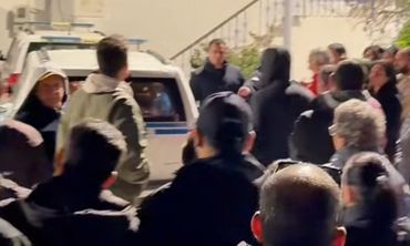 Ξεσηκώθηκαν οι κάτοικοι της Σύμης για την υπόθεση με ασελγείς χειρονομίες από αλλοδαπό εις βάρος 4 ανηλίκων
