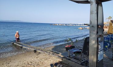 Παράπονα επισκεπτών και μόνιμων κατοίκων για την μη τοποθέτηση των εγκαταστάσεων πρόσβασης στις παραλίες της Κω για "εμποδιζόμενα" άτομα 