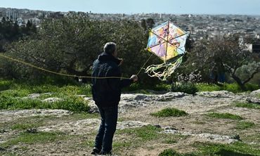 «Ο χαρταετός θέλει αέρα, όχι αλκοόλ»: Το ευρηματικό βίντεο της ΕΛΑΣ για την Καθαρά Δευτέρα