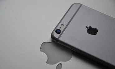 Η Apple αλλάζει εποχή: Παρουσιάζει το πρώτο αναδιπλούμενο iPhone