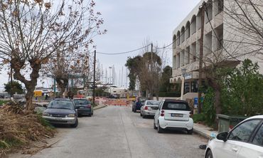 Να τοποθετηθούν εκ νέου οι σημάνσεις απαγόρευσης κυκλοφορίας στην οδό Αρτεμισίας ζητούν οι κάτοικοι