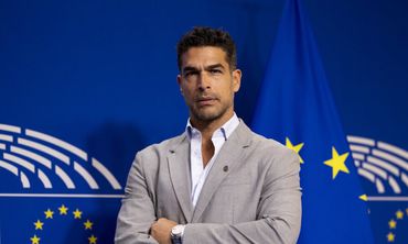 ΠΑΡΕΜΒΑΣΕΙΣ ΤΟΥ ΕΥΡΩΒΟΥΛΕΥΤΗ ΤΗΣ “ΝΙΚΗΣ” Ν. ΑΝΑΔΙΩΤΗ ΓΙΑ “ΤΟΥΡΚΙΚΗ ΓΑΛΑΖΙΑ ΠΑΤΡΙΔΑ” ΚΑΙ ΕΠΕΚΤΑΣΗ ΣΕ 12 ΝΑΥΤΙΚΑ ΜΙΛΙΑ 