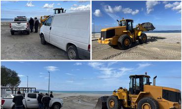 Aναγνώστες: Μηχάνημα του Δήμου προσπαθεί να πάρει άμμο από την παραλία στο Μαστιχάρι