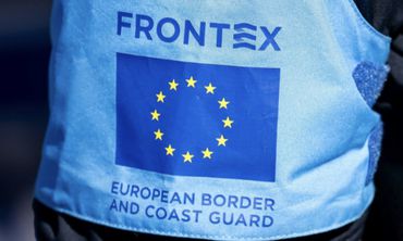 Σκάφος της Frontex βυθίστηκε έξω από το λιμάνι του Καστελορίζου - Μεταφέρονται με ελικόπτερο οι τραυματίες