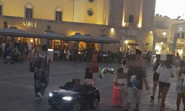 Ν. Δημαράς: Κως - Μια άσχημη εικόνα στην πιο όμορφη πλατεία...