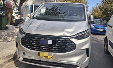 Τροχαίο στην πόλη της Κω – Ταξί βαν συγκρούστηκε με δύο ποδήλατα