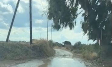 Παράπονα αναγνώστη για τον πίσω δρόμο προς το Τιγκάκι – Πλημμυρίζει με την παραμικρή βροχή