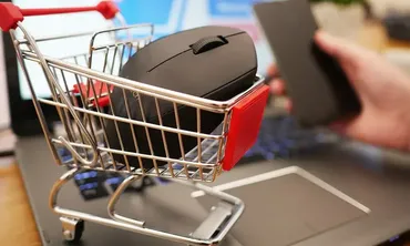 Από 1/7 σε ισχύ ο δασμός 3 ευρώ/κατηγορία σε δέματα από πλατφόρμες εκτός Ε.Ε. (Temu, Shein κ.α.)