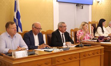 «Δεν μπορεί η πολιτική να είναι άθλημα πλουσίων»: Προβληματισμός στο Περιφερειακό Συμβούλιο για τις αποζημιώσεις των συμβούλων  