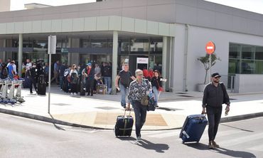 Πώς οι αυξήσεις στα αεροπορικά εισιτήρια θα επηρεάσουν τον Eλληνικό τουρισμό   