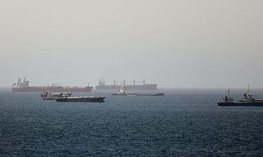Ανάφλεξη στη Μέση Ανατολή: Το Ιράν έκλεισε τα Στενά του Ορμούζ και χτύπησε δύο πλοία, το ένα κυπριακό - Άμεση απάντηση από τις ΗΠΑ