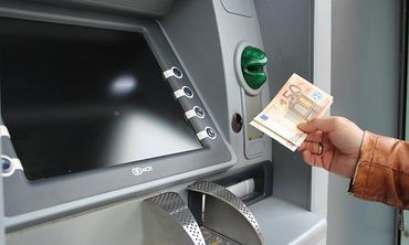 Μετρητά χωρίς ATM: Αναλήψεις από καταστήματα και καφενεία – Το νέο σχέδιο για την επαρχία    