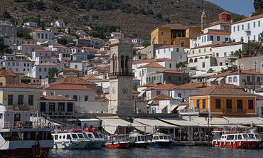 Αδιανόητο: Στην Ύδρα ζητούν μέχρι και 880 ευρώ ενοίκιο από εκπαιδευτικούς και τους δίνουν σπίτι... από Νοέμβριο