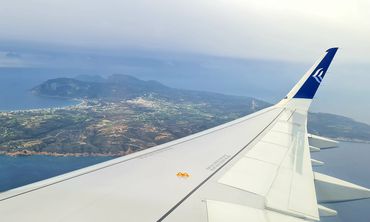 Περισσότερες αεροπορικές θέσεις για την Ελλάδα έως τον Οκτώβριο, αλλά με πίεση στις κρατήσεις