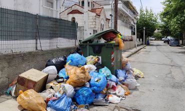 Β. ΧΑΔΟΥΛΗΣ: Η ΚΩΣ ΒΡΩΜΑΕΙ ΚΑΙ Η ΔΗΜΟΤΙΚΗ ΑΡΧΗ ΠΑΝΗΓΥΡΙΖΕΙ