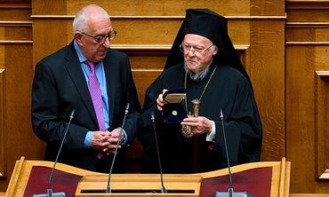 Ιστορική ομιλία Βαρθολομαίου στη Βουλή: Η real politic υπερισχύει του διεθνούς δικαίου 