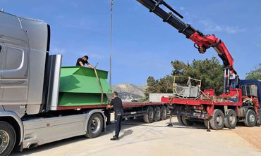 Έφτασε στην Κάλυμνο ο εξοπλισμός για τη μεταφόρτωση των απορριμμάτων στην Κω - Δηλώσεις του Ι. Μαστροκούκου