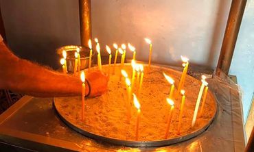 Τι συμβολίζουν τα Ψυχοσάββατα; Οι ημερομηνίες για το 2026 και όσα πρέπει να ξέρουν οι πιστοί