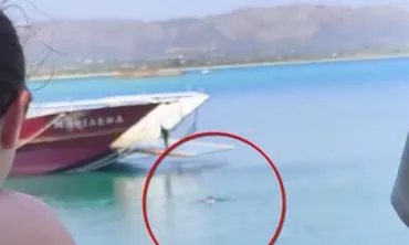 Λιμενικό: Δικογραφία για το πλοίο που άνοιξε εν πλω τον καταπέλτη – Πλοιοκτήτης ο άνδρας που επιβάστηκε κολυμπώντας (vid)