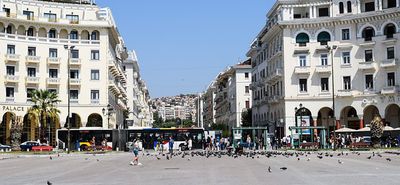Θεσσαλονίκη: Κλείνουν καταστήματα, τα ανακαινίζουν και τα νοικιάζουν σαν σπίτια...