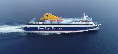 Με 1.299 επιβάτες αναχώρησε με καθυστέρηση από Πειραιά τα ξημερώματα το Blue Star για Δωδεκάνησα