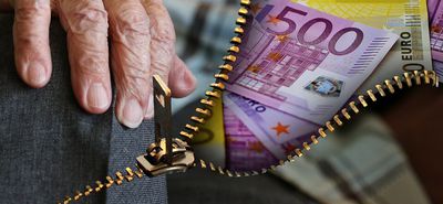 Απεγκλωβίζονται χιλιάδες συνταξιούχοι με οφειλές στον ΕΦΚΑ - Πώς θα πάρουν τη σύνταξή τους