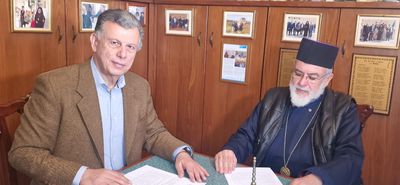Υπεγράφη η σύμβαση του Δήμου με τη Μητρόπολη για την ενίσχυση του συσσιτίου με 120.000 €