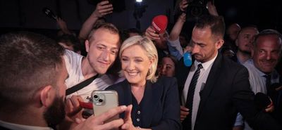 Μεγάλη νίκη της ακροδεξιάς της Λεπέν στις γαλλικές εκλογές – Κέρδισε με 33% των ψήφων, 3ος ο Μακρόν με 20%