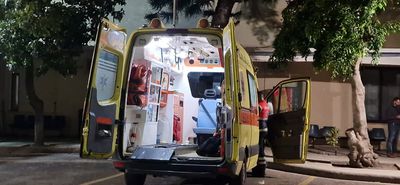 Tροχαίο ατύχημα στο Μαρμάρι - Αυτοκίνητο συγκρούστηκε με μηχανάκι