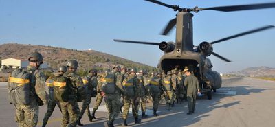 Με τη μισθοδοσία του Οκτωβρίου η πρεμιέρα αυξήσεων για ‘Ενοπλες Δυνάμεις και Σώματα Ασφαλείας – Αναλυτικά παραδείγματα