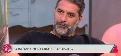 Συνελήφθη ο ηθοποιός Βασίλης Μπισμπίκης – Προκάλεσε φθορές σε αυτοκίνητα και εγκατέλειψε το σημείο