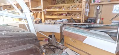 Σοβαρό δυστύχημα στο Τιγκάκι με 1 νεκρό και 2 τραυματίες: Τζιπάκι "μπούκαρε" σε φούρνο - Τι δηλώνει η υπάλληλος που βρισκόταν μέσα