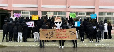 Σιωπηλή διαμαρτυρία από το Γυμνάσιο Ζηπαρίου για τα Τέμπη