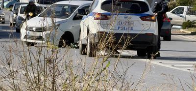 Tροχαίο ατύχημα στον Επαρχιακό - Αυτοκίνητο συγκρούστηκε με μηχανή