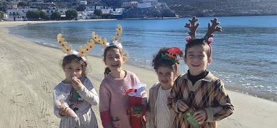 Χριστουγεννιάτικες ευχές από την Ψέριμο – Ένα μήνυμα ελπίδας από τα πιο αγνά χαμόγελα των μικρών παιδιών