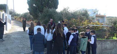 Κάλαντα στις γειτονιές της Κω από μαθητές του 5ου Δημ. Σχολείου και τη Φιλαρμονική