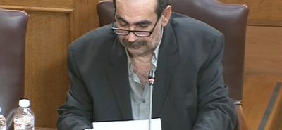 Εξεταστική για ΟΠΕΚΕΠΕ: Επικαλείται το δικαίωμα της σιωπής ο Γ. Ξυλούρης (φραπές) και αρνείται να απαντήσει στις ερωτήσεις