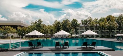 Στα δικαστήρια πήγαν τη “Booking” 1000 ξενοδόχοι για τις ζημιές που υπέστησαν τα ξενοδοχεία από τις ρήτρες ισοτιμίας