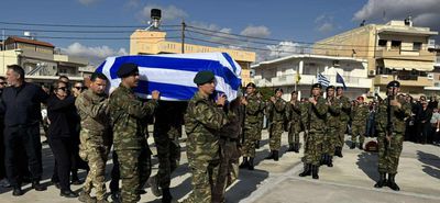 Σε κλίμα οδύνης η κηδεία του 19χρονου Ραφαήλ που σκοτώθηκε στη Ρόδο