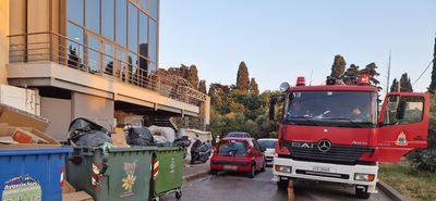 Φωτιά σε κάδο σκουπιδιών στην πόλη της Κω