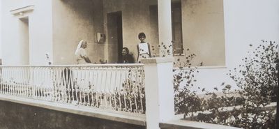 Νοσταλγικές σελίδες: Οδός Αβέρωφ, σήμερα και χθες (Γράφει η Ξανθίππη Αγρέλλη)